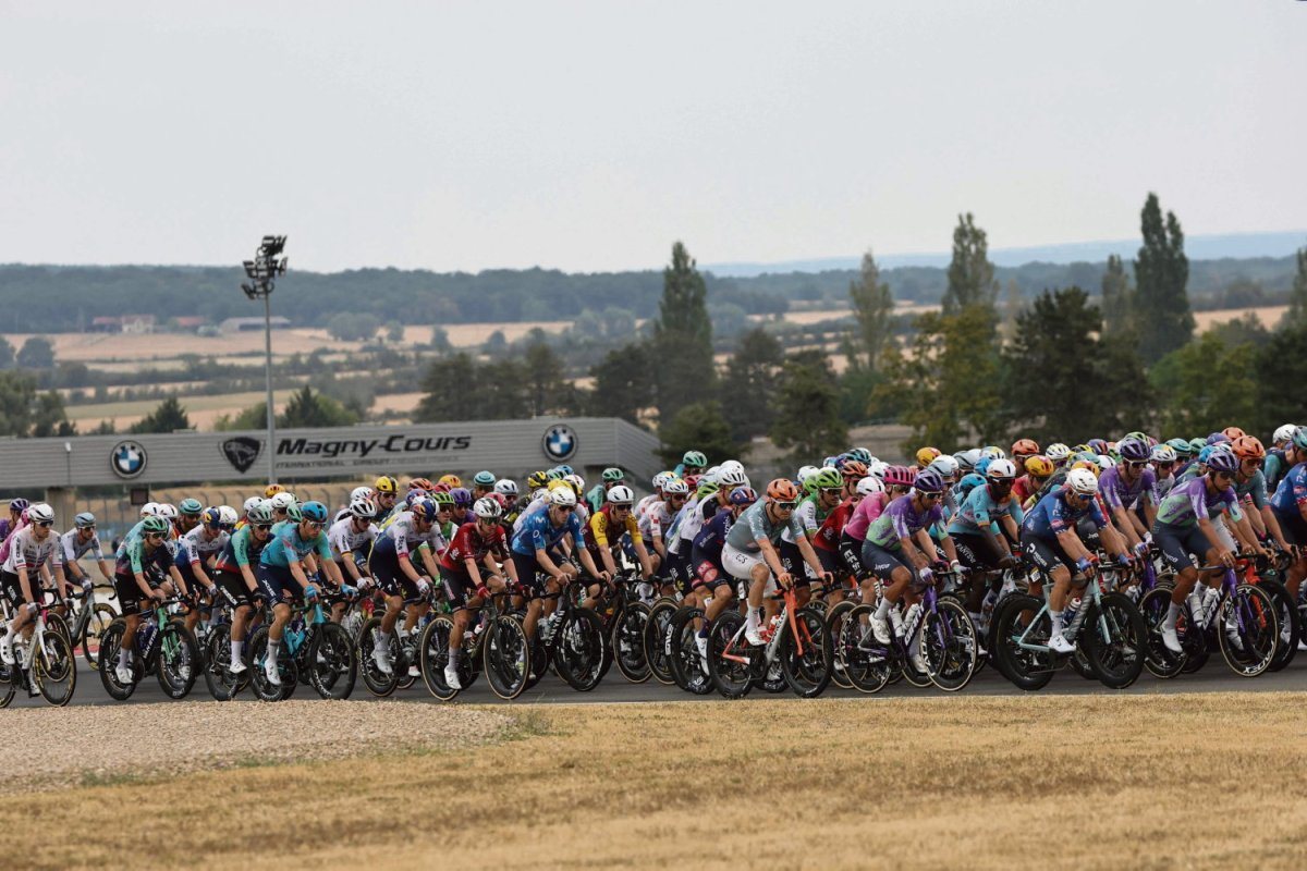Chute massive dans le sprint de la 12e étape du Tour de France