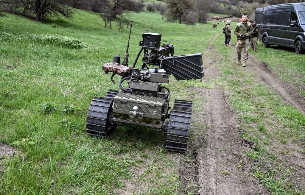 Guerre en Ukraine : les robots terrestres transforment la logistique et le combat sur le front
