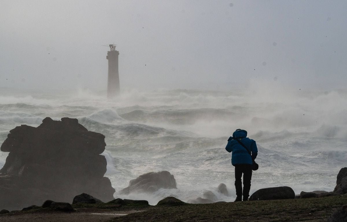 Tempête Austen : cinq départements de l'Ouest en alerte orange au vent