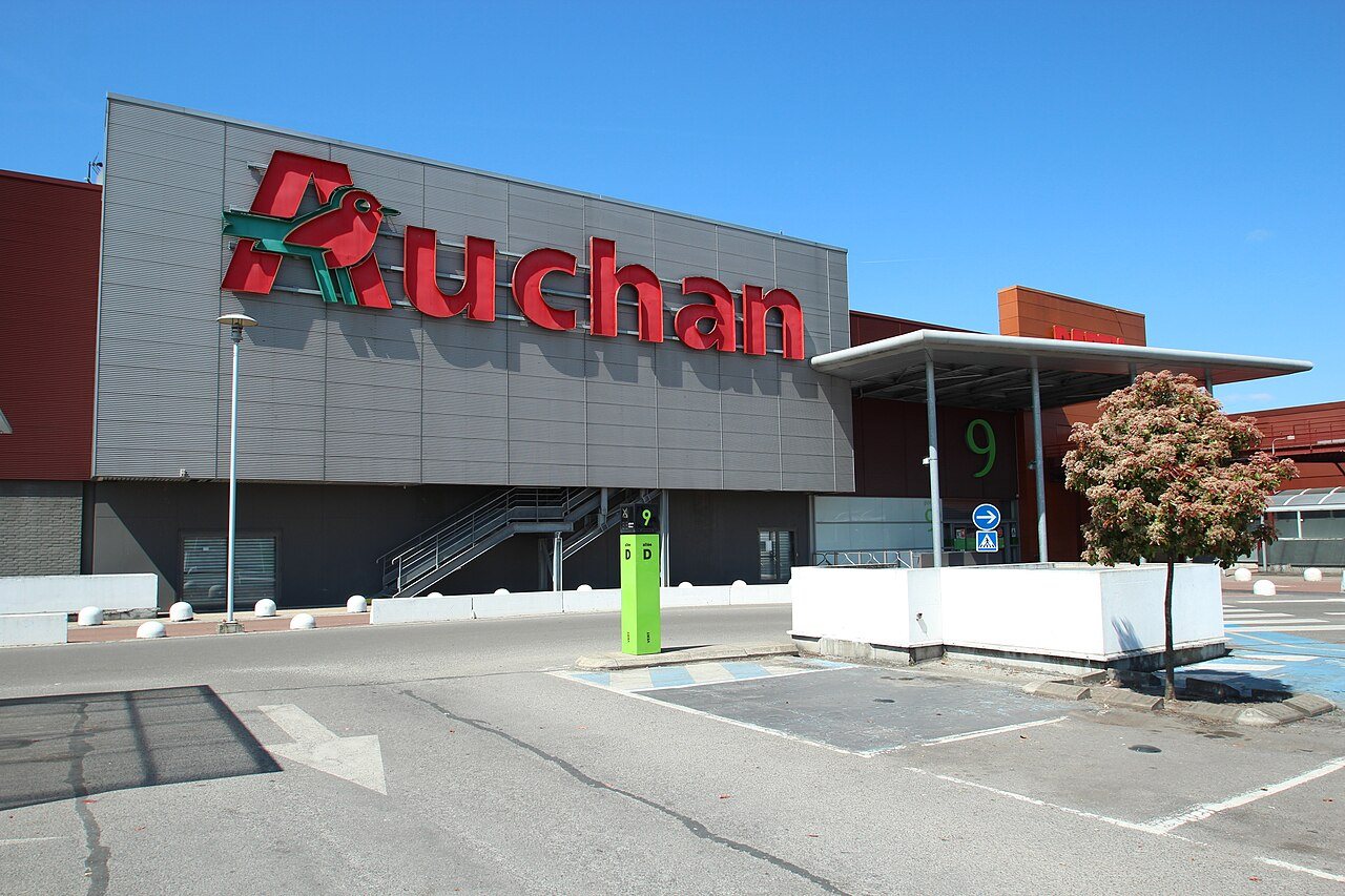 Trente-neuf magasins Auchan passent sous enseignes Intermarché ou Netto ce samedi