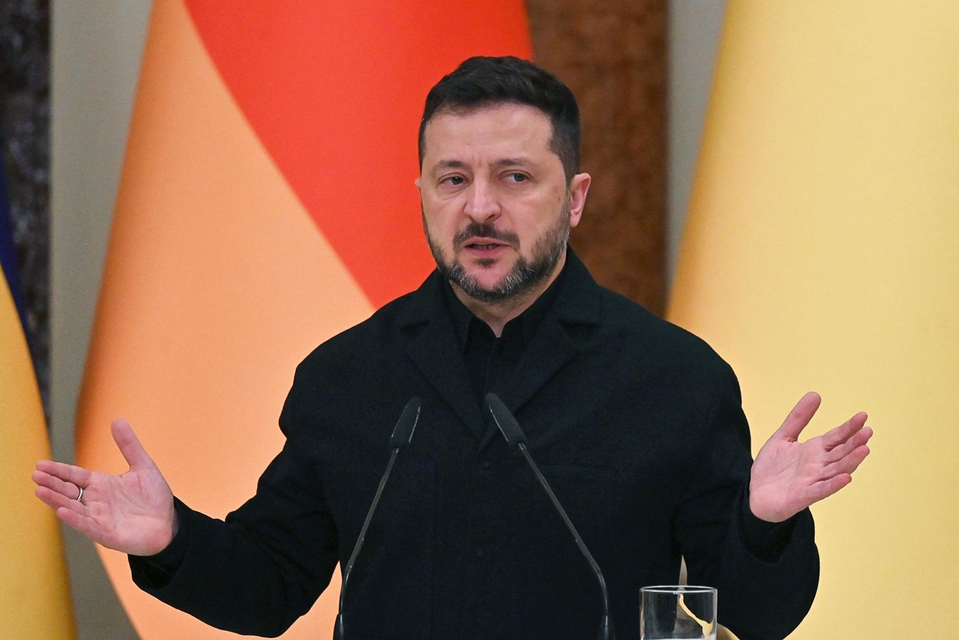 Un incendie fait deux morts sur un navire turc en mer Noire, Zelensky accuse la Russie