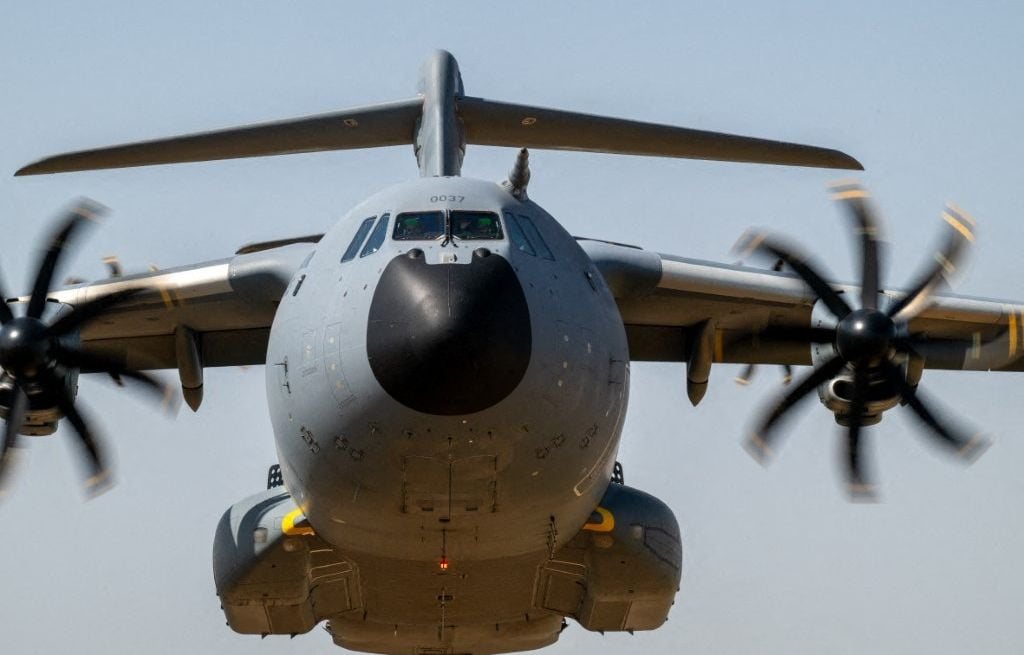 Incendie en Gironde: L’A400M, un avion de transport militaire transformé pour lutter contre les feux