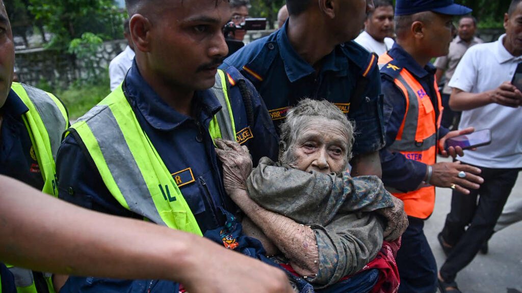 Népal et Tibet : au moins 160 morts dans des crues soudaines dévastatrices