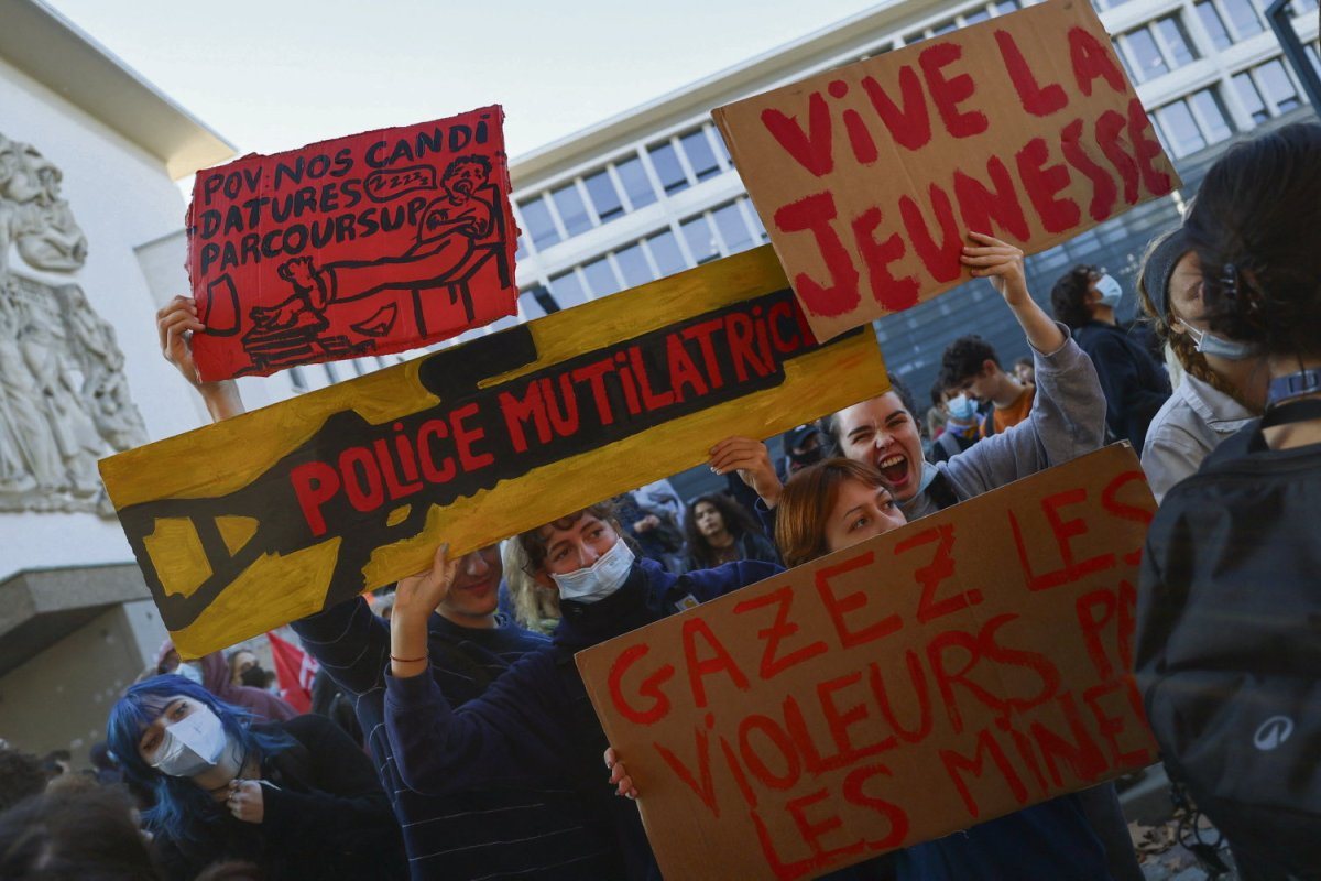 Mobilisation lycéenne : plus de 450 000 manifestants dénoncent le manque de moyens et la répression policière