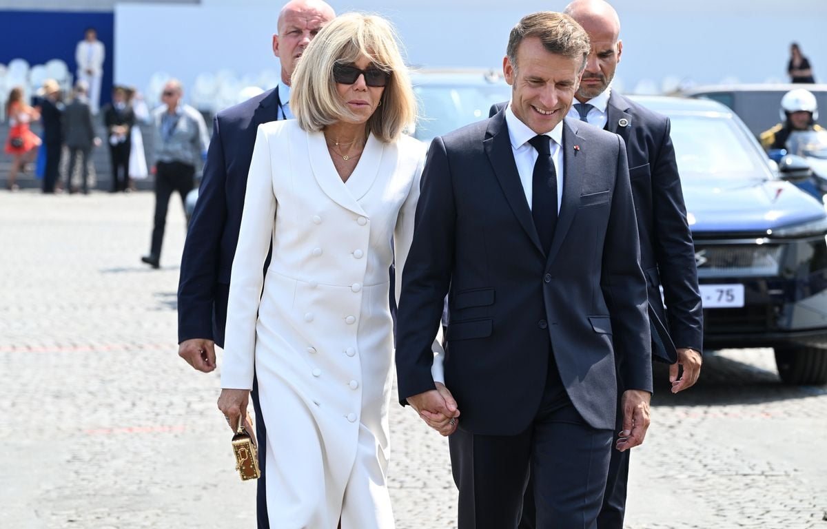 Brigitte et Emmanuel Macron acclamés au concert de BTS au Stade de France