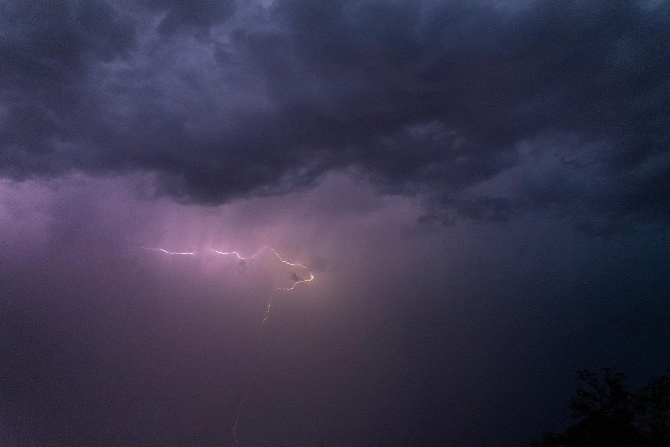 Neuf départements du Sud-Ouest placés en vigilance orange aux orages lundi
