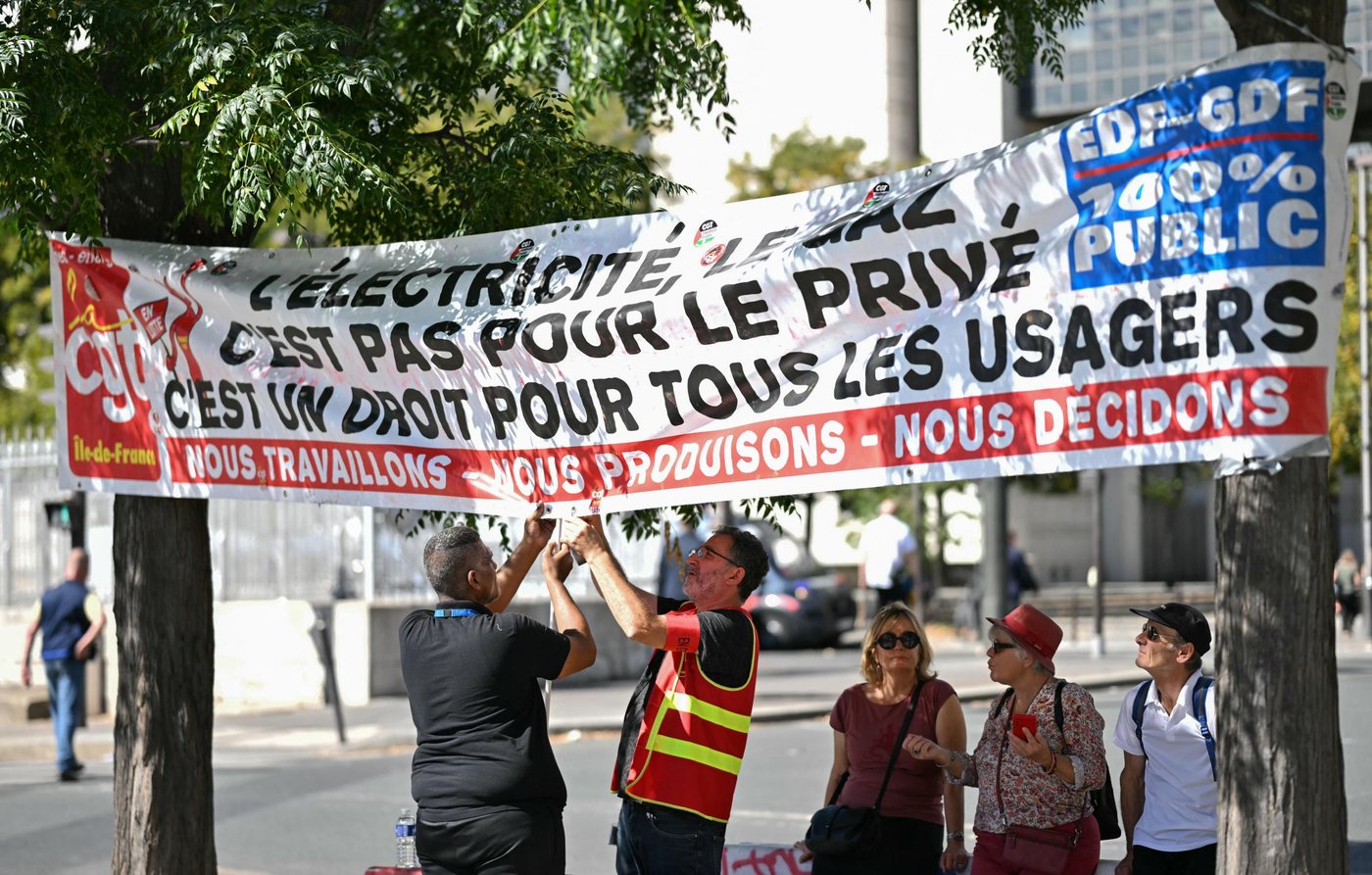 Les syndicats de l'énergie suspendent leur grève après le report de la réforme du tarif agent