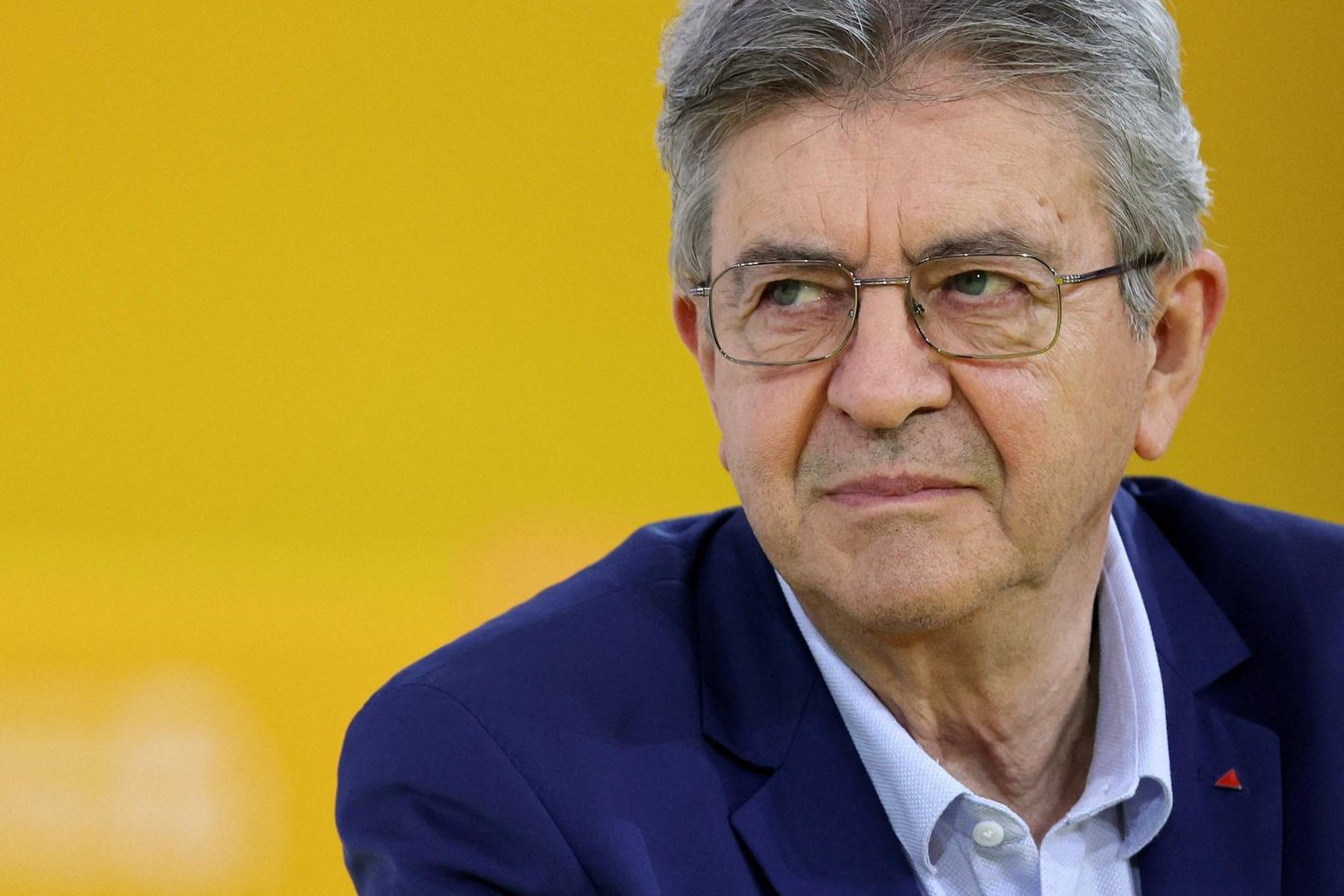 Jean-Luc Mélenchon reconnaît avoir commis une « erreur terrible » sur le voile