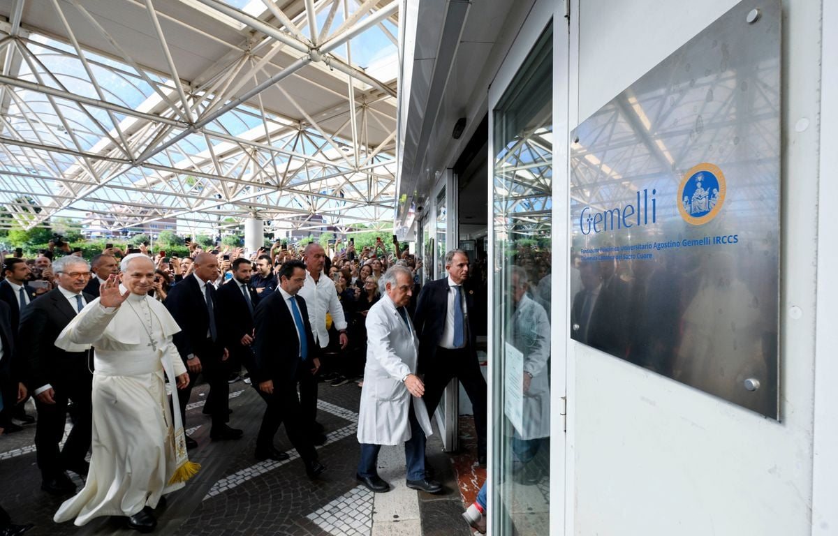 Le pape Léon XIV hospitalisé à Rome pour être opéré d'un nodule pulmonaire