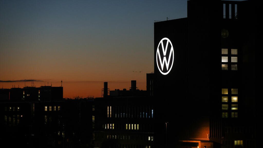 Volkswagen approuve une restructuration historique avec 100 000 suppressions de postes d'ici 2030