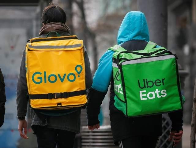 Uber rachète Delivery Hero, maison mère de Glovo, pour 15 milliards de dollars