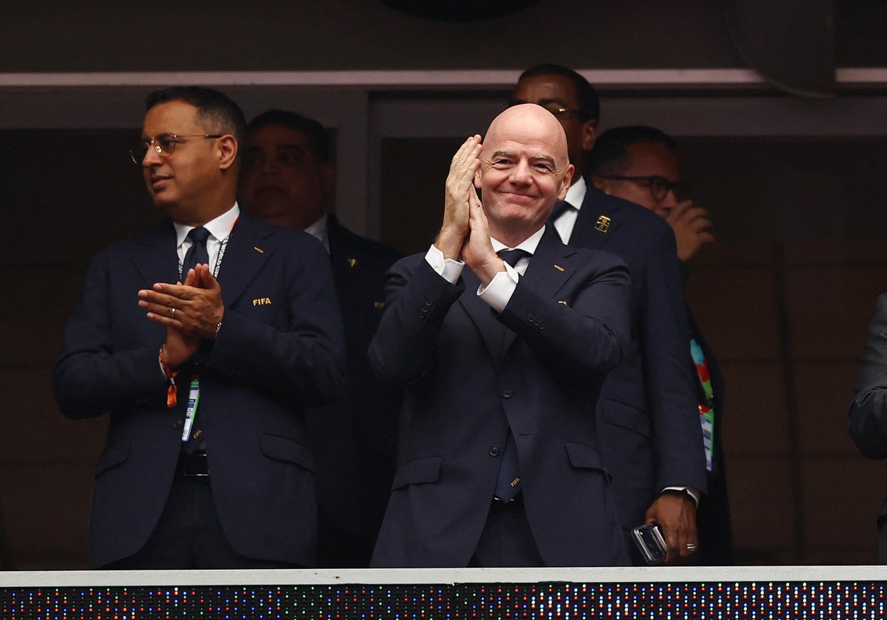 L'Union européenne condamne la Fifa après l'annulation du carton rouge de Folarin Balogun