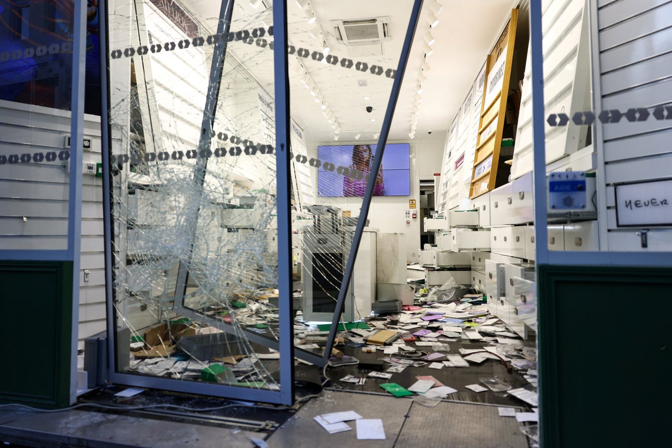 Plus de 2 500 commerces touchés par des dégradations lors des manifestations d’octobre