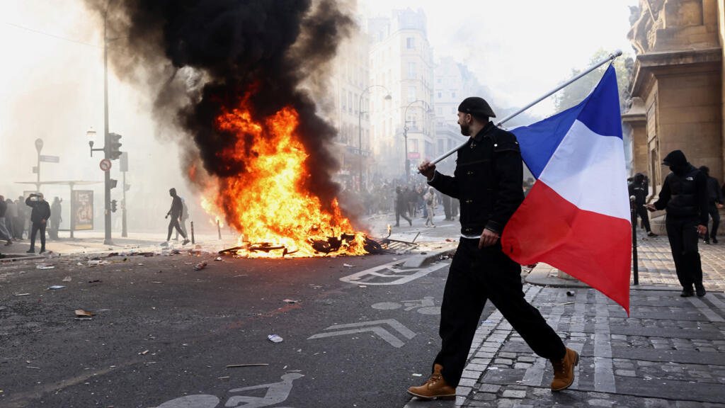 Manifestations du 17 octobre : forte mobilisation et violences dans plusieurs villes