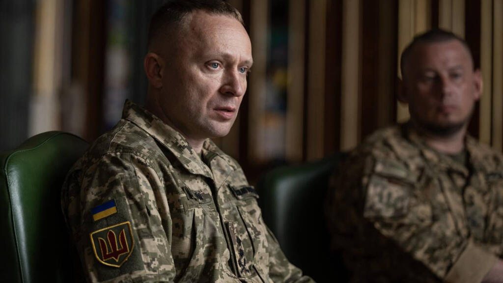 Volodymyr Zelensky limoge le commandant en chef de l'armée ukrainienne