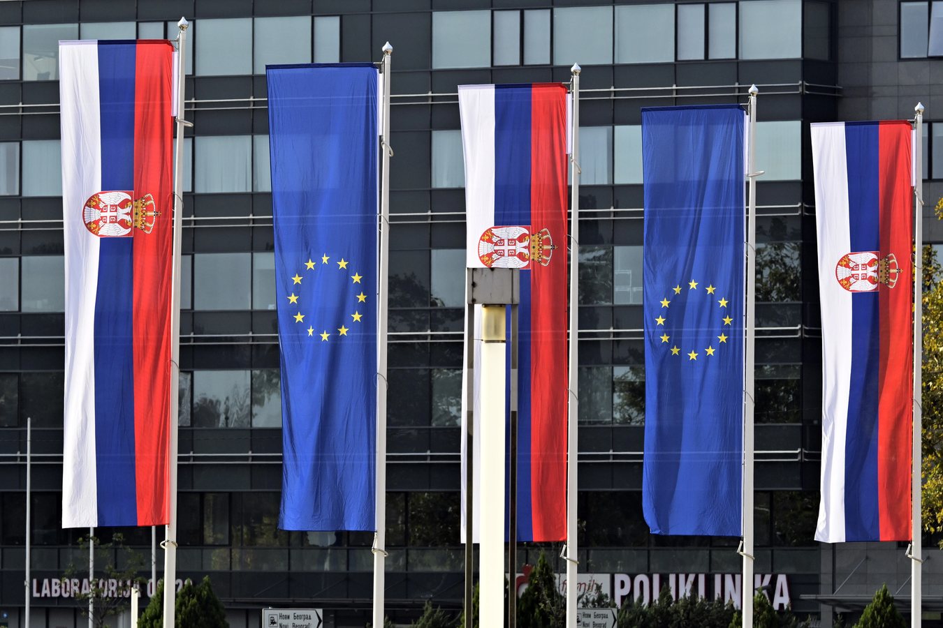 La Serbie maintient l’exemption de visa pour les Russes, sous pression européenne