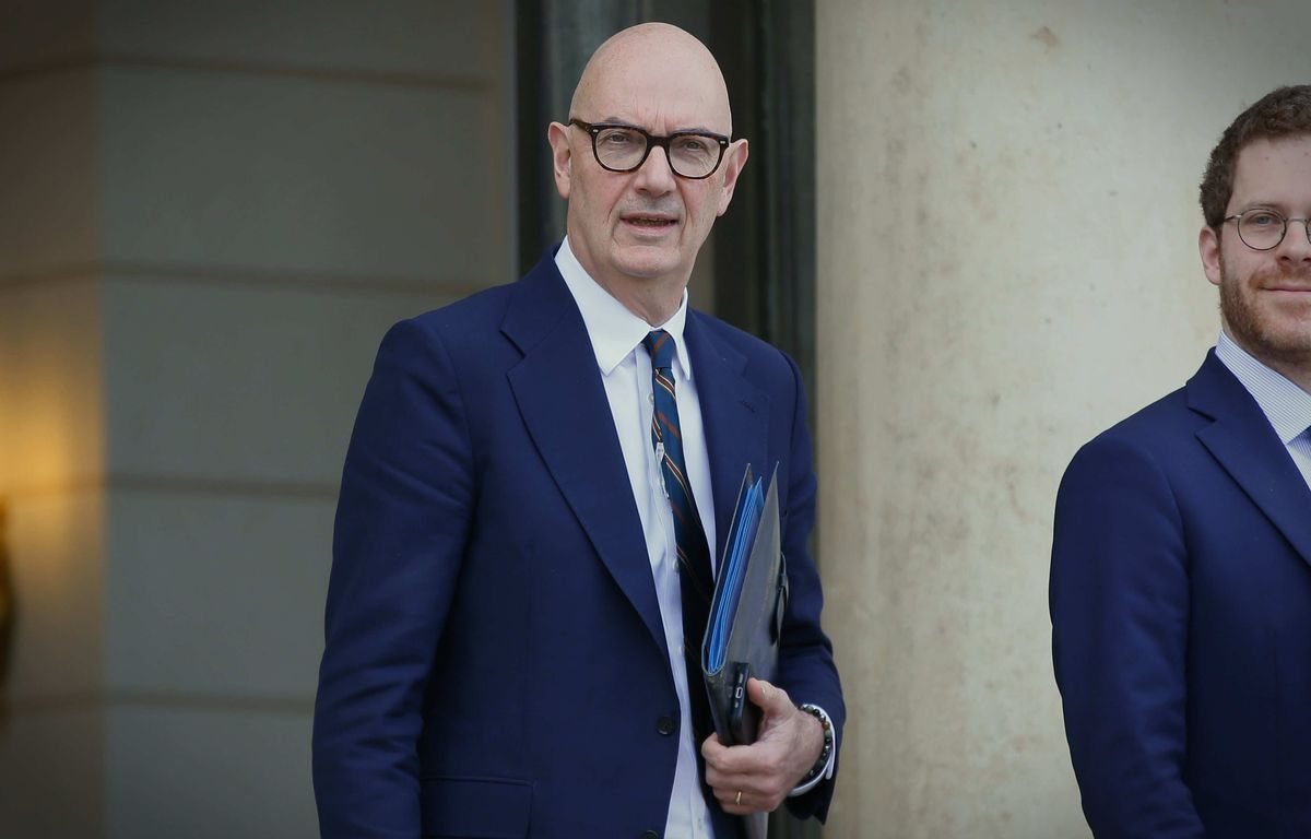 Le Smic pourrait être revalorisé avant la fin de l’année, selon Roland Lescure
