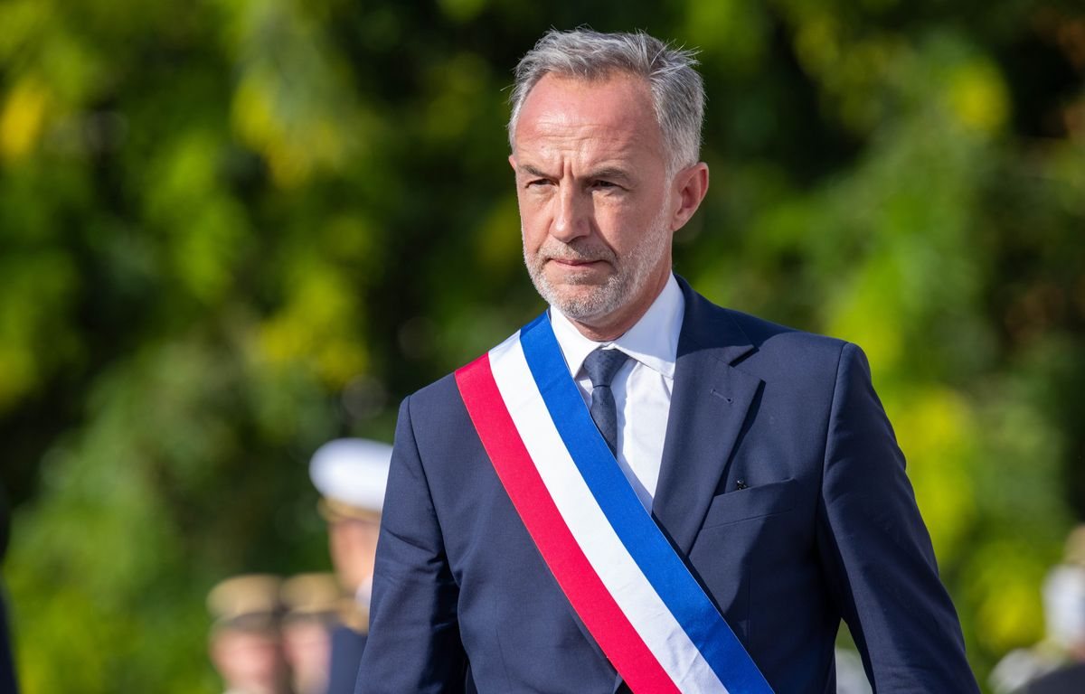 Emmanuel Grégoire porte plainte après des tags « remigration » découverts à Paris
