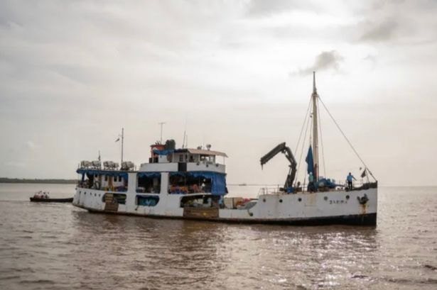 Le ferry MV Barima chavire au large du Guyana: 53 personnes secourues, une centaine de disparus