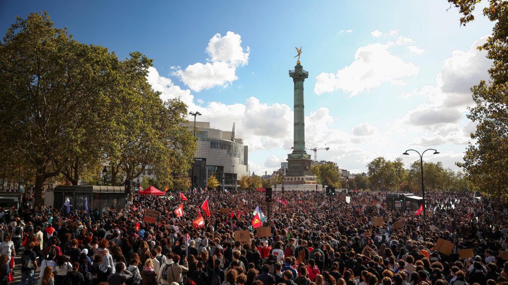 Mobilisation des lycéens : à Lens, le blocage se poursuit dans un climat apaisé
