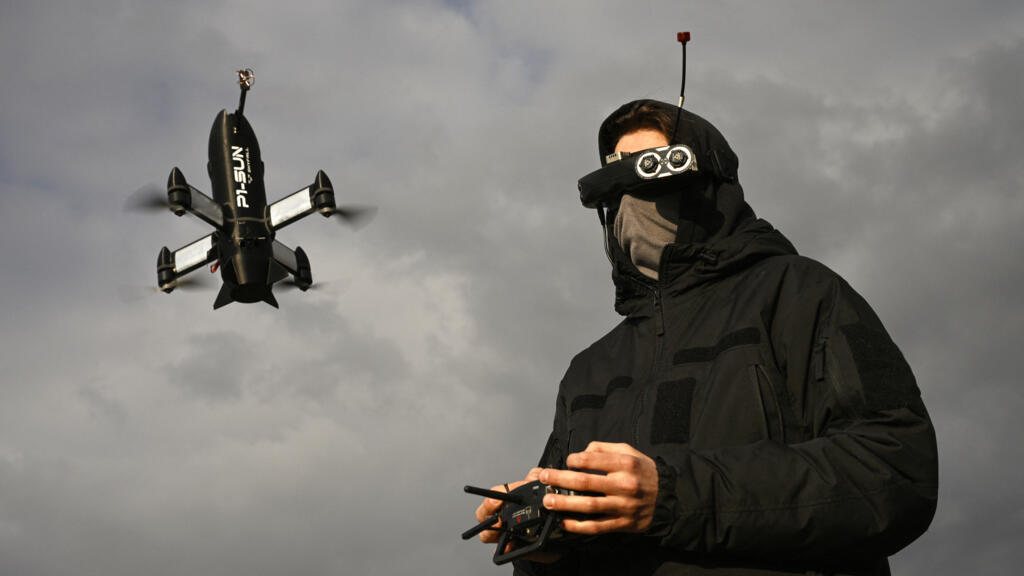 Un scénario "d'attaque hybride", la Russie pointée du doigt… Ce que l'on sait de la découverte d'un drone équipé d'un "engin explosif" à l'aéroport de Leipzig, en Allemagne