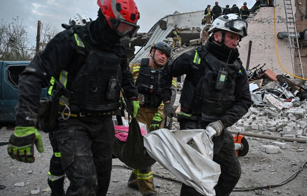 Kharkiv : cinq morts dans des frappes russes de bombes guidées, Kiev déploie des tourelles pilotées par IA