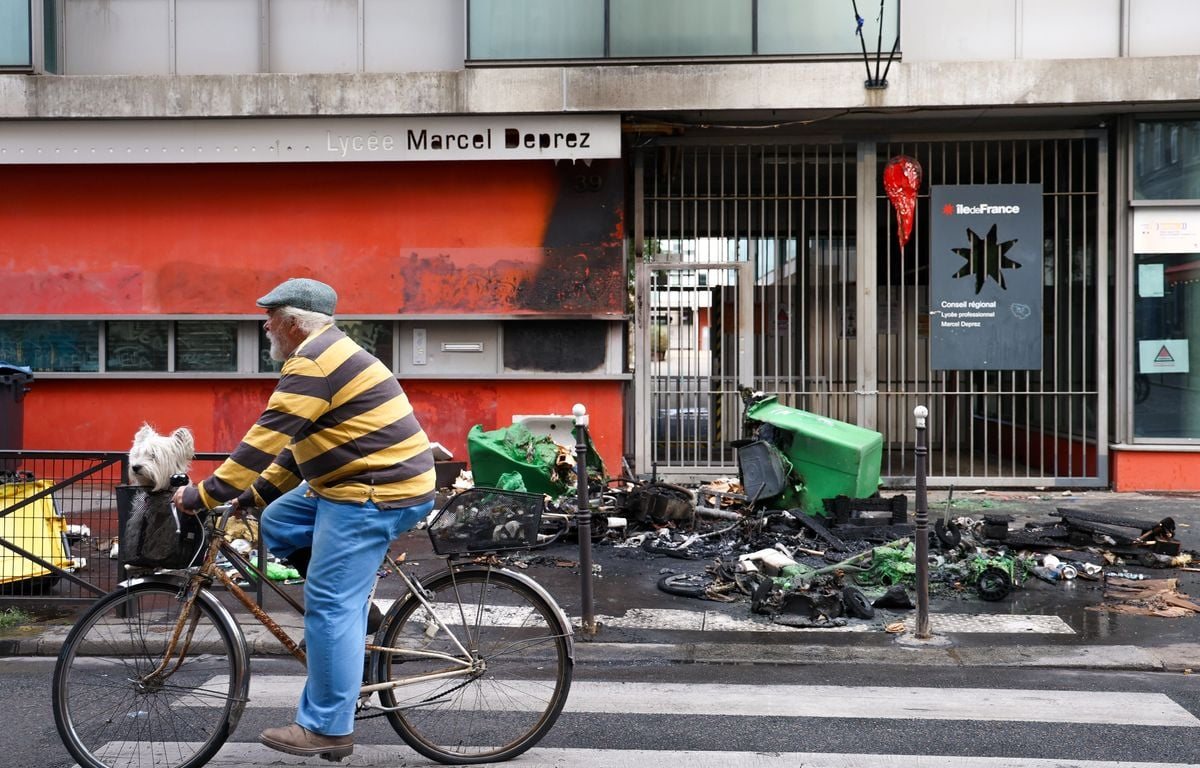 Blocus des lycées : Darmanin veut faire payer les parents, une mesure juridiquement limitée
