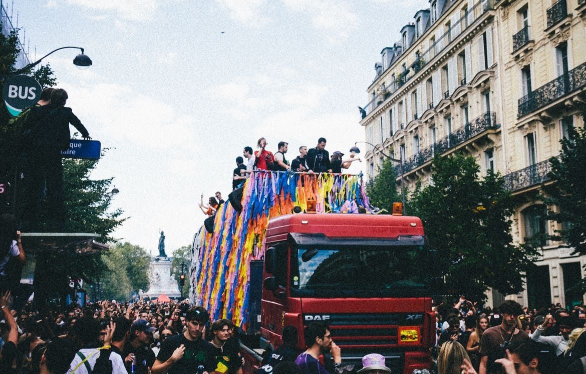 La Techno Parade revient à Paris dans un contexte politique tendu