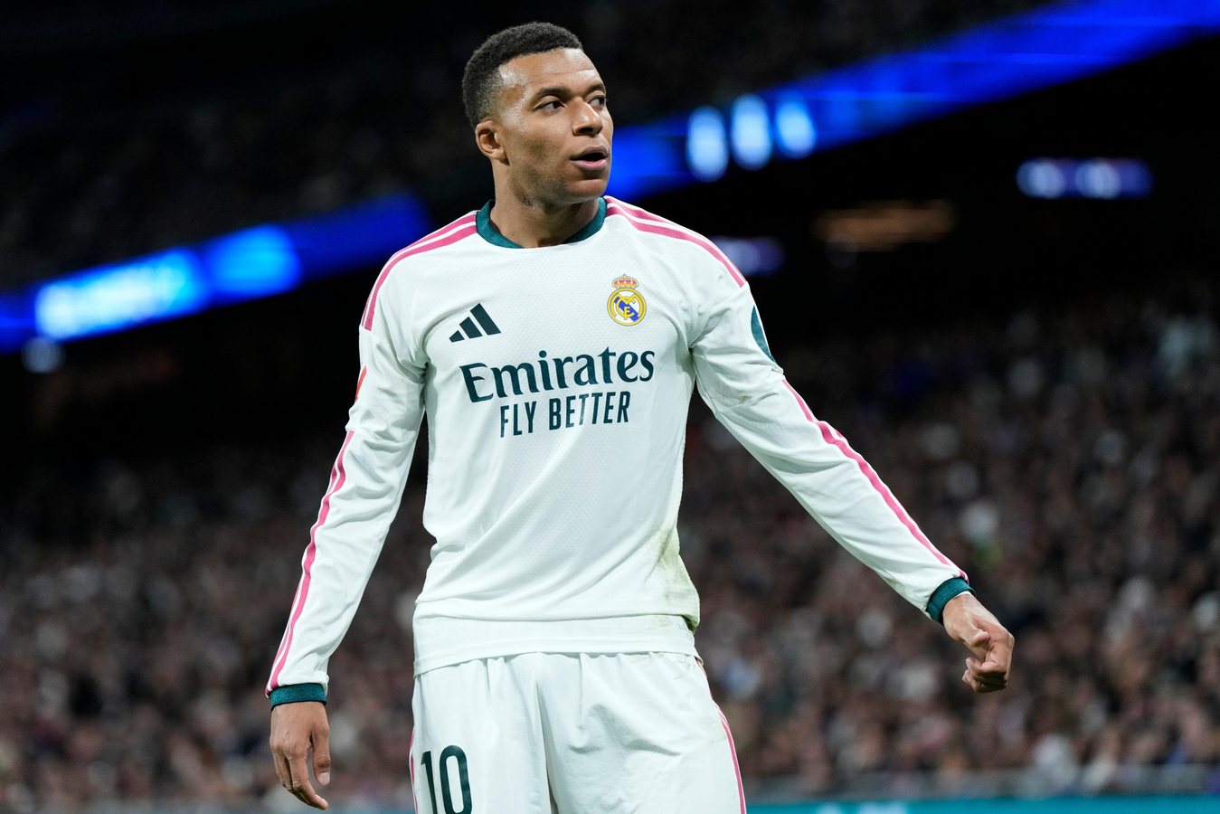 Kylian Mbappé reste la cible des réseaux sociaux chinois malgré ses excuses