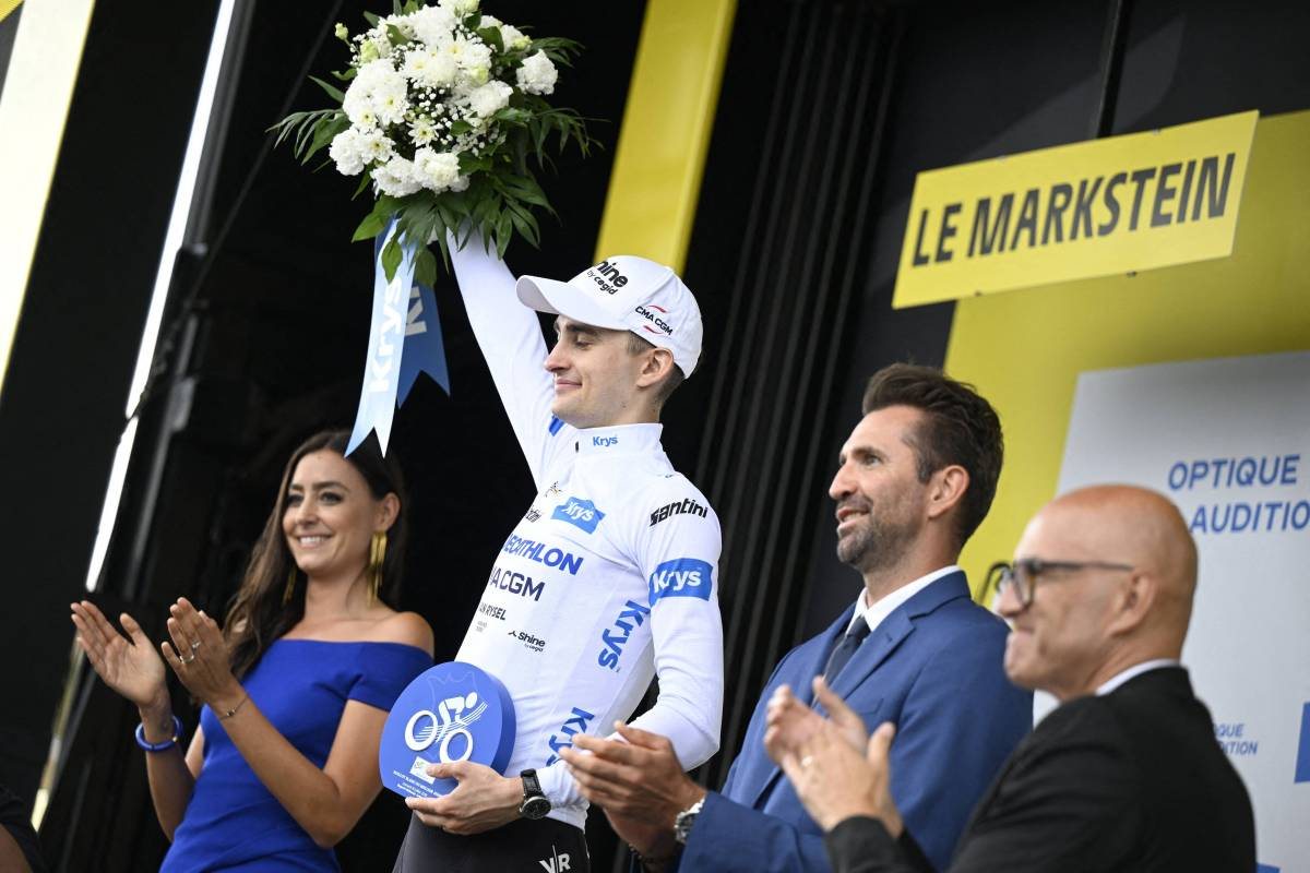 Tadej Pogacar remporte la 14e étape du Tour de France et conforte son maillot jaune