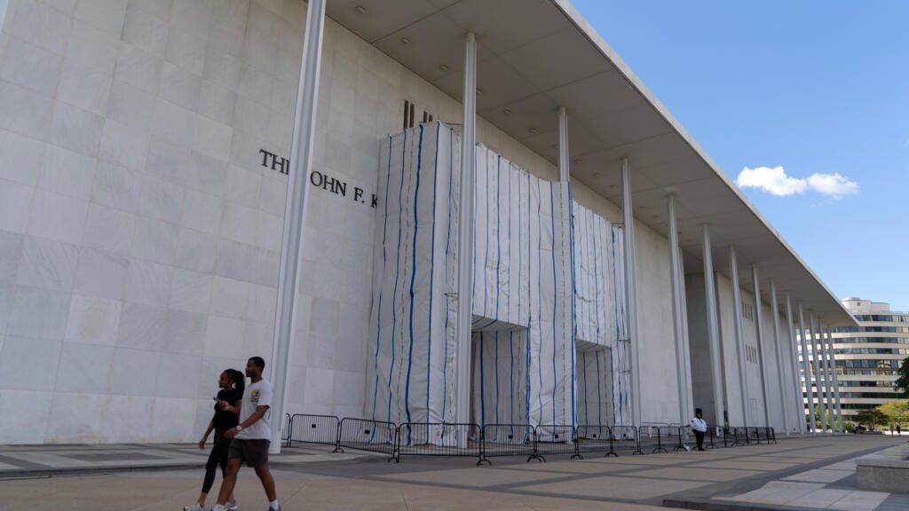 La justice américaine interdit l'apposition du nom de Donald Trump sur le Kennedy Center