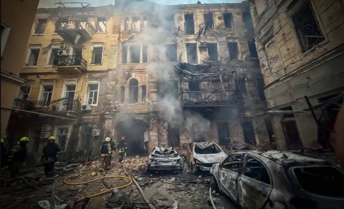 Odesa: 12 blessés et des coupures après une attaque russe massive