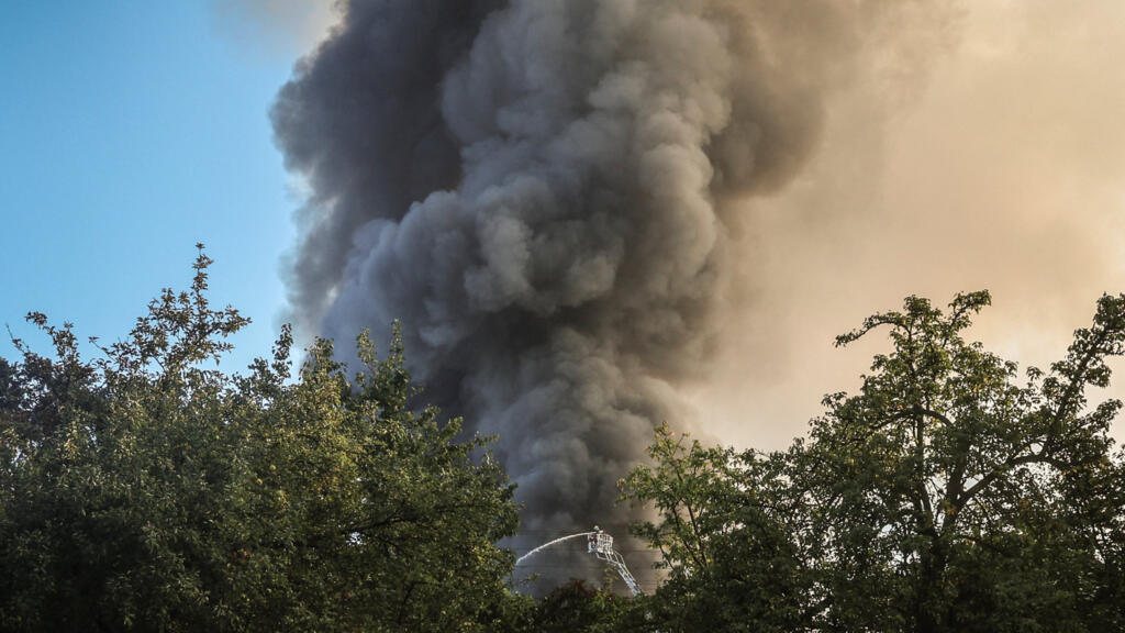 Un drone russe frappe un bus près du front ukrainien, cinq morts et sept blessés