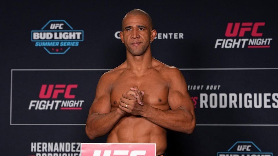 Gregory « Robocop » Rodrigues, tête d’affiche de l’UFC Sacramento, s’impose face à Hernandez