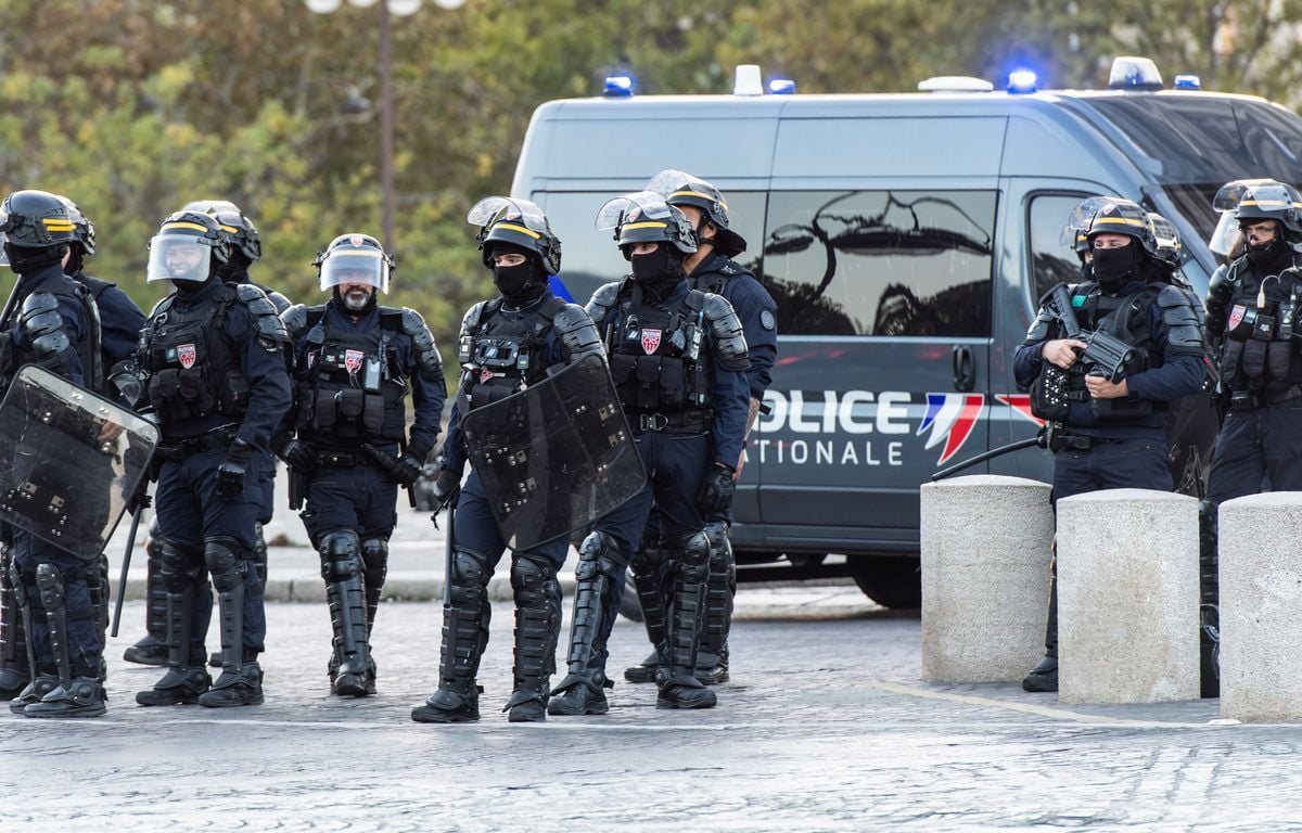 État d'urgence ou article 16 : les options examinées après les violences du 17 octobre