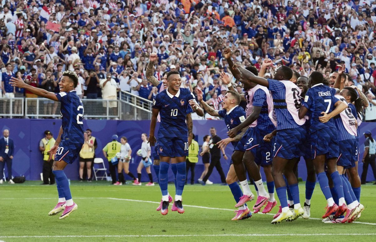 Coupe du monde 2026: la France domine le Paraguay et se qualifie pour les quarts de finale