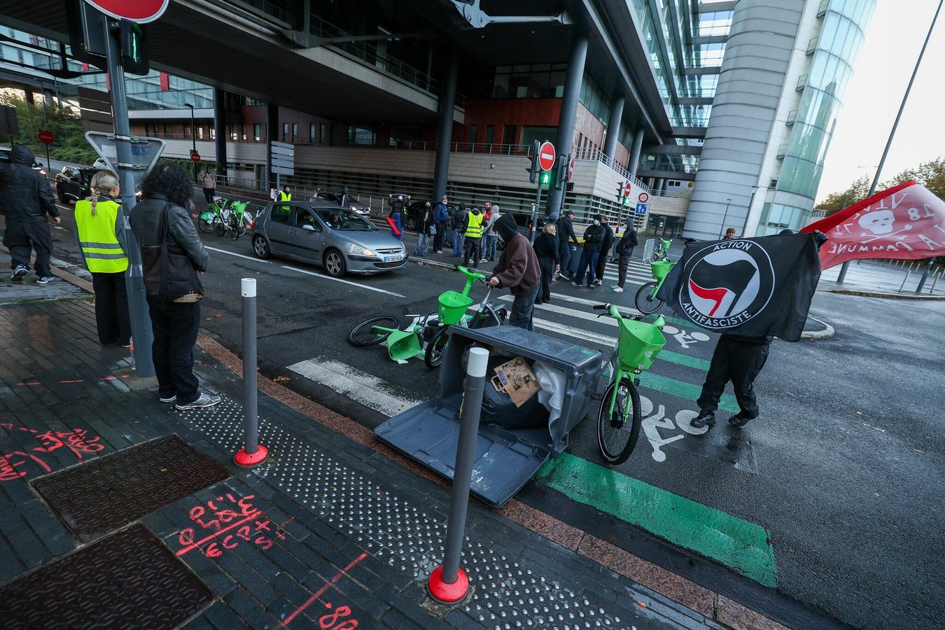 Pancartes en manifestation : ce que la loi autorise vraiment