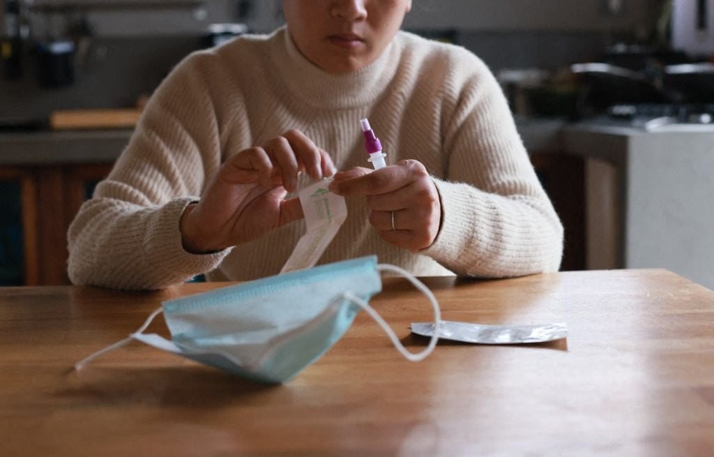 Covid-19 : légère reprise des indicateurs en France, les médecins appellent à la vaccination